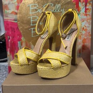 Steve Madden woven yellow and tan pumps